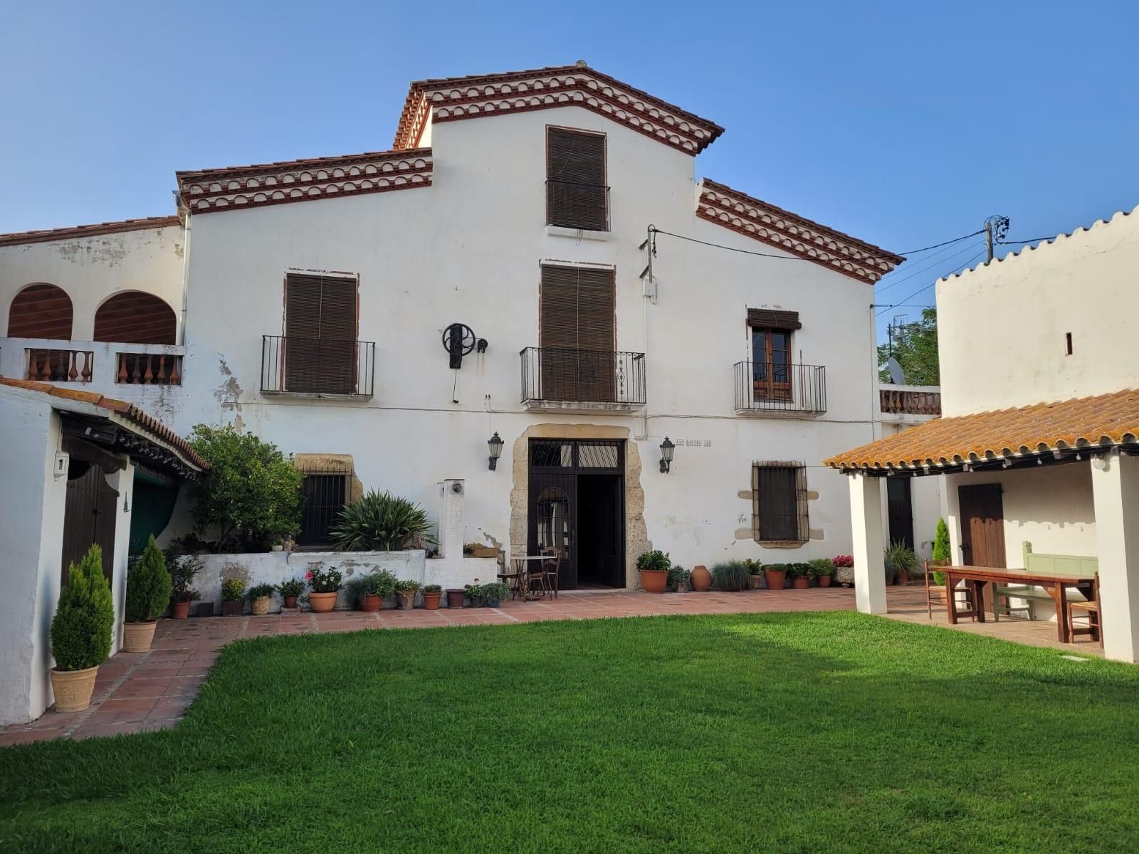 Vista exterior de Finca rústica en venda en Tordera amb Jardí privat, Terrassa i Traster