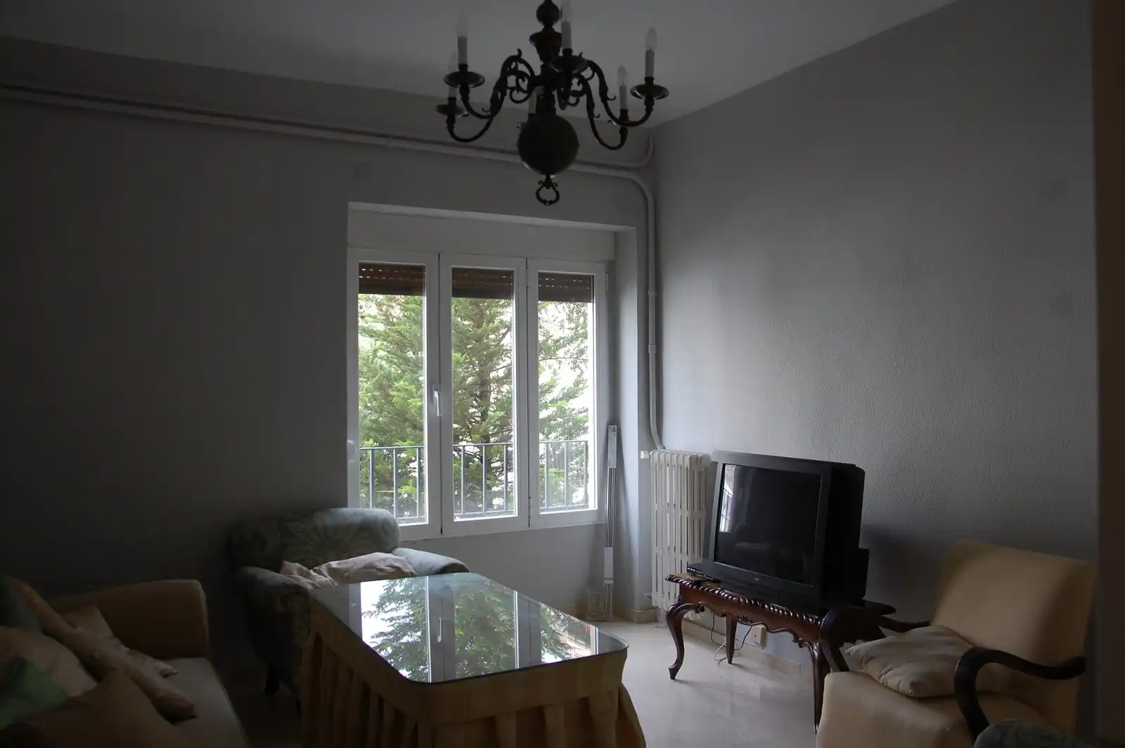 Living room of Flat for rent in Granada  with Heating, Terrace and Furnished