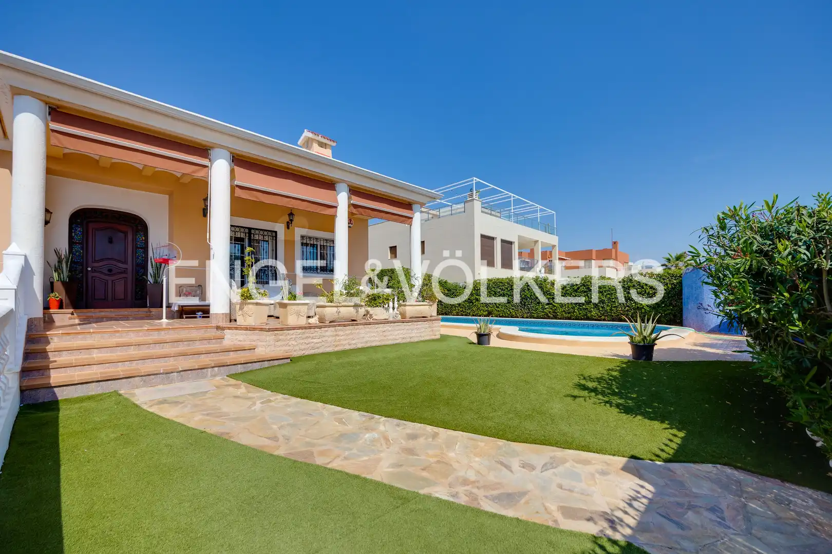 Vista exterior de Finca rústica en venta en Torrevieja con Aire acondicionado, Calefacción y Jardín privado