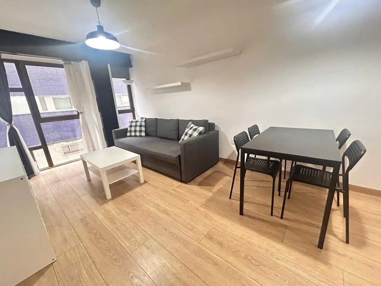 Sala de estar de Piso de alquiler en Gijón  con Calefacción y Amueblado