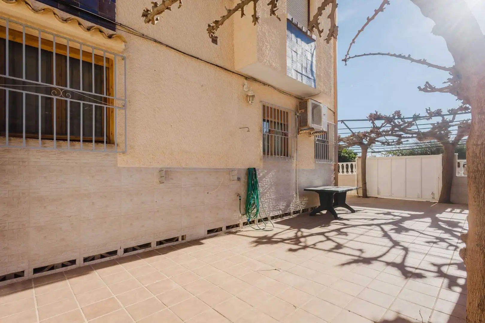 Vista exterior de Apartamento en venta en Torrevieja con Jardín privado