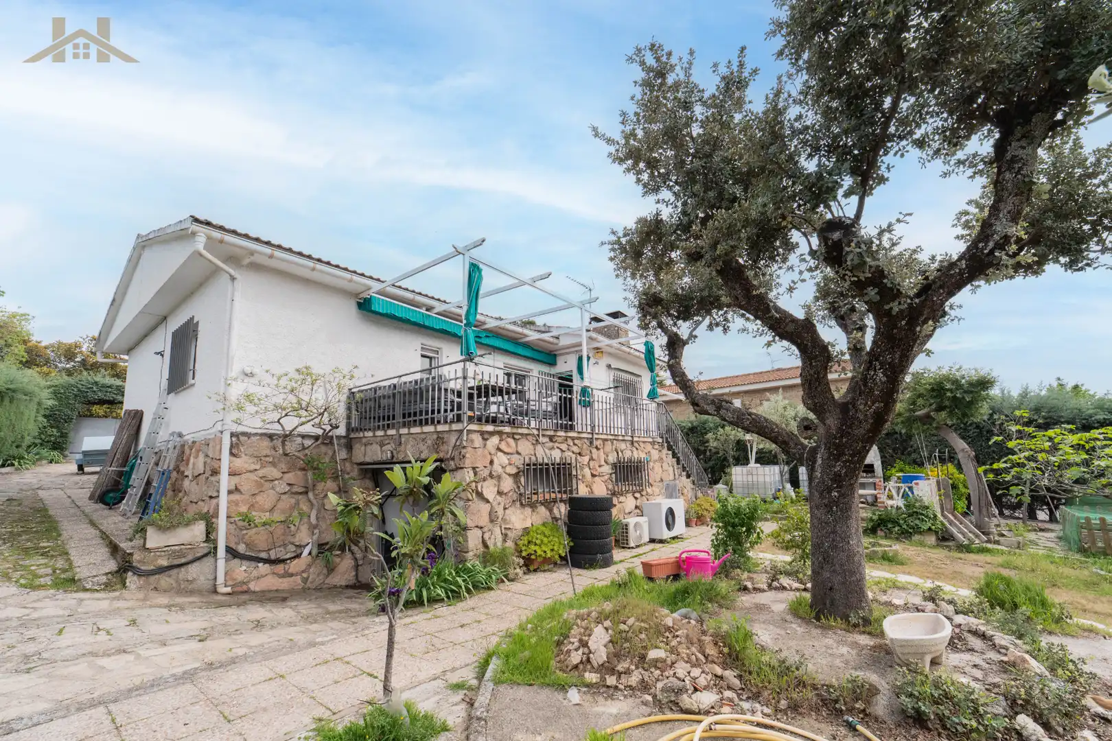 Exterior view of Houses for sale in Valdemorillo  with Air Conditioner, Heating and Private garden