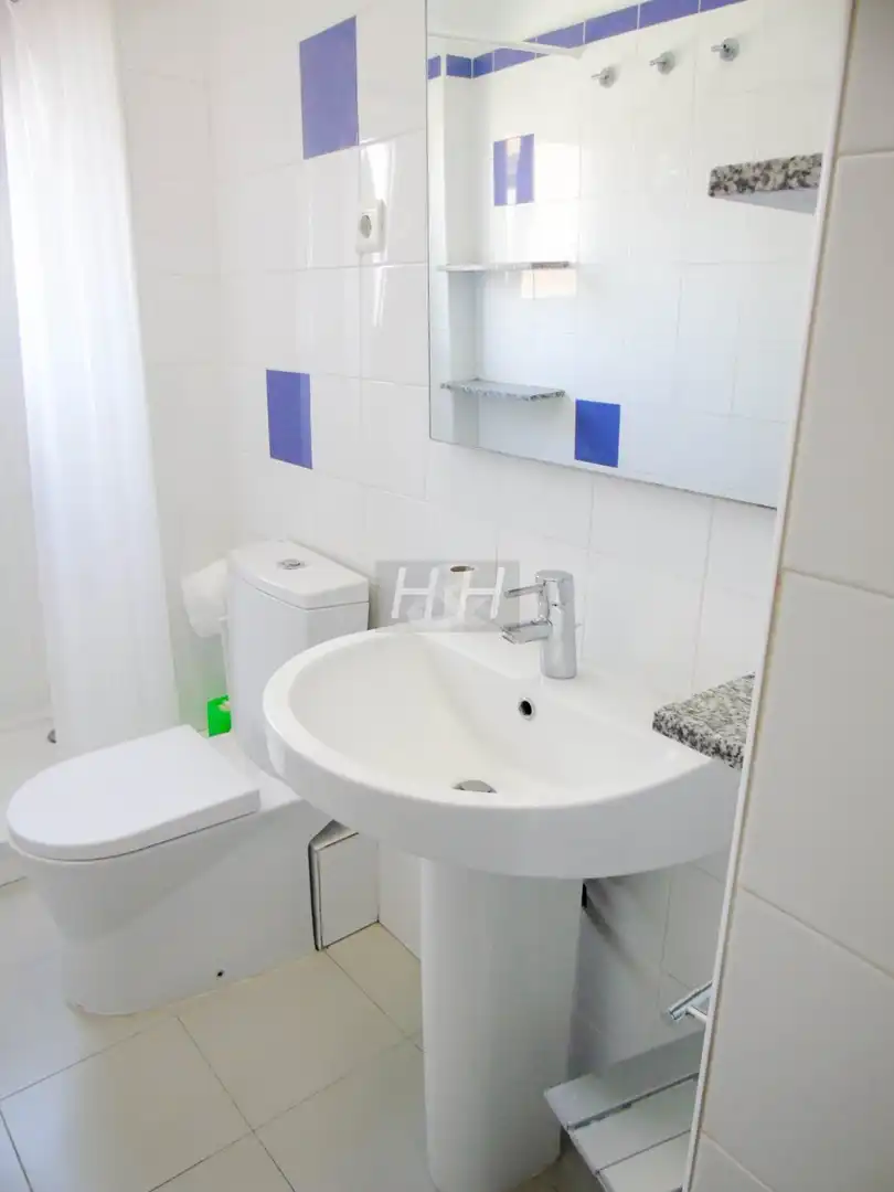Baño de Piso de alquiler en Burjassot con Calefacción, Amueblado y Balcón