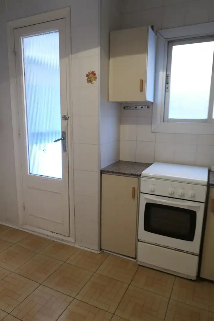 Cuina de Casa o xalet en venda en Barcelona amb Terrassa i Traster