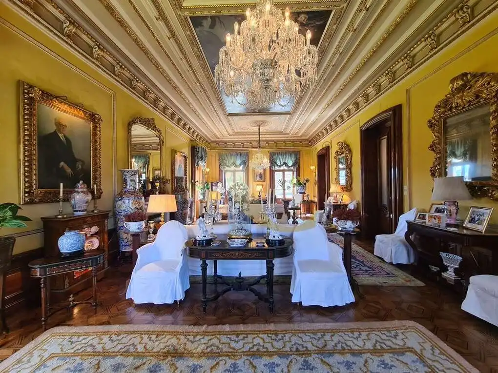Sala d'estar de Casa o xalet en venda en Gijón  amb Calefacció, Jardí privat i Terrassa