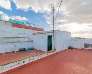 Vista exterior de Casa adosada en venda en Chiclana de la Frontera amb Terrassa i Traster