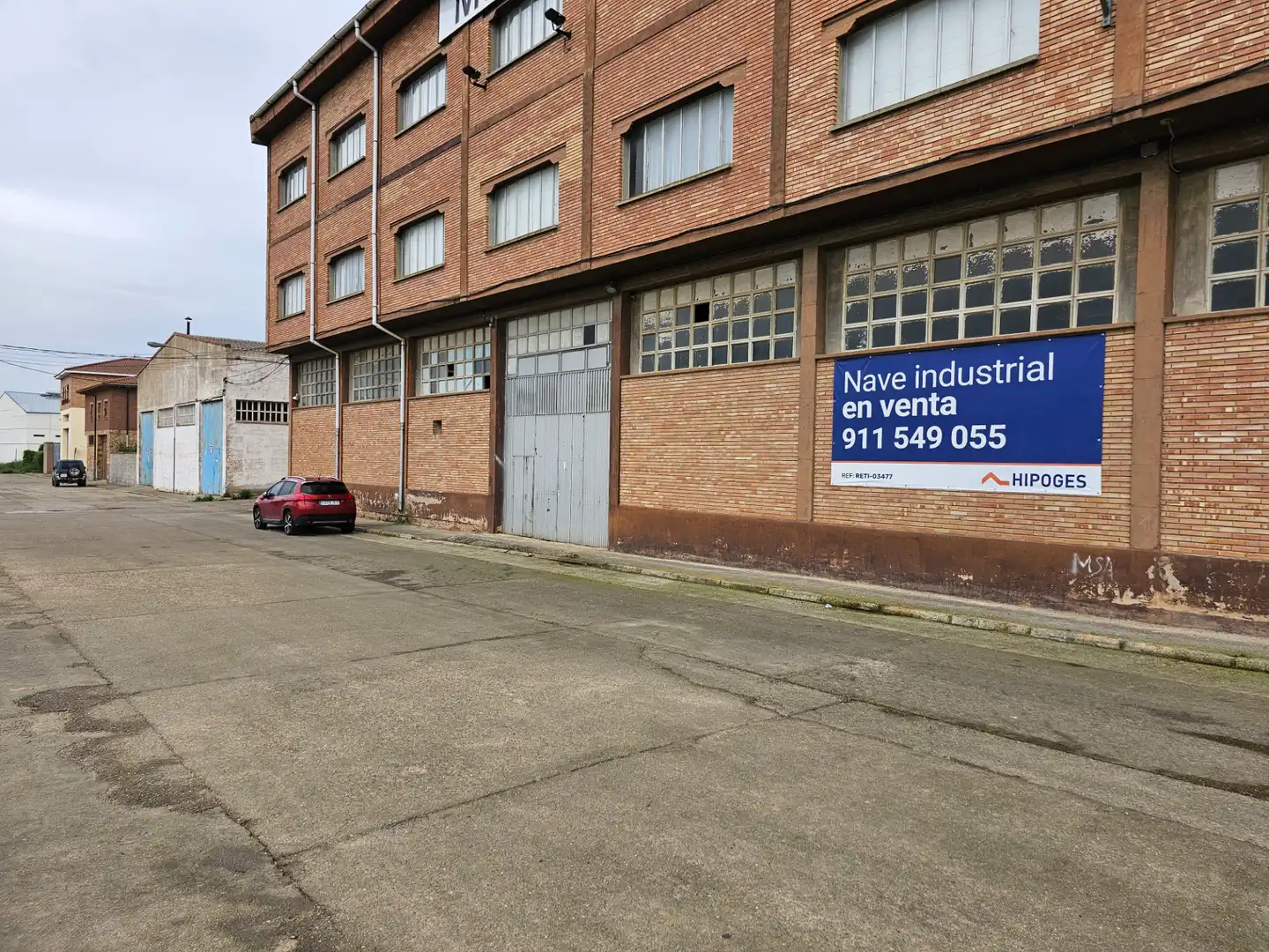 Außenansicht von Fabrikhallen zum Verkauf in Tarazona mit Alarm