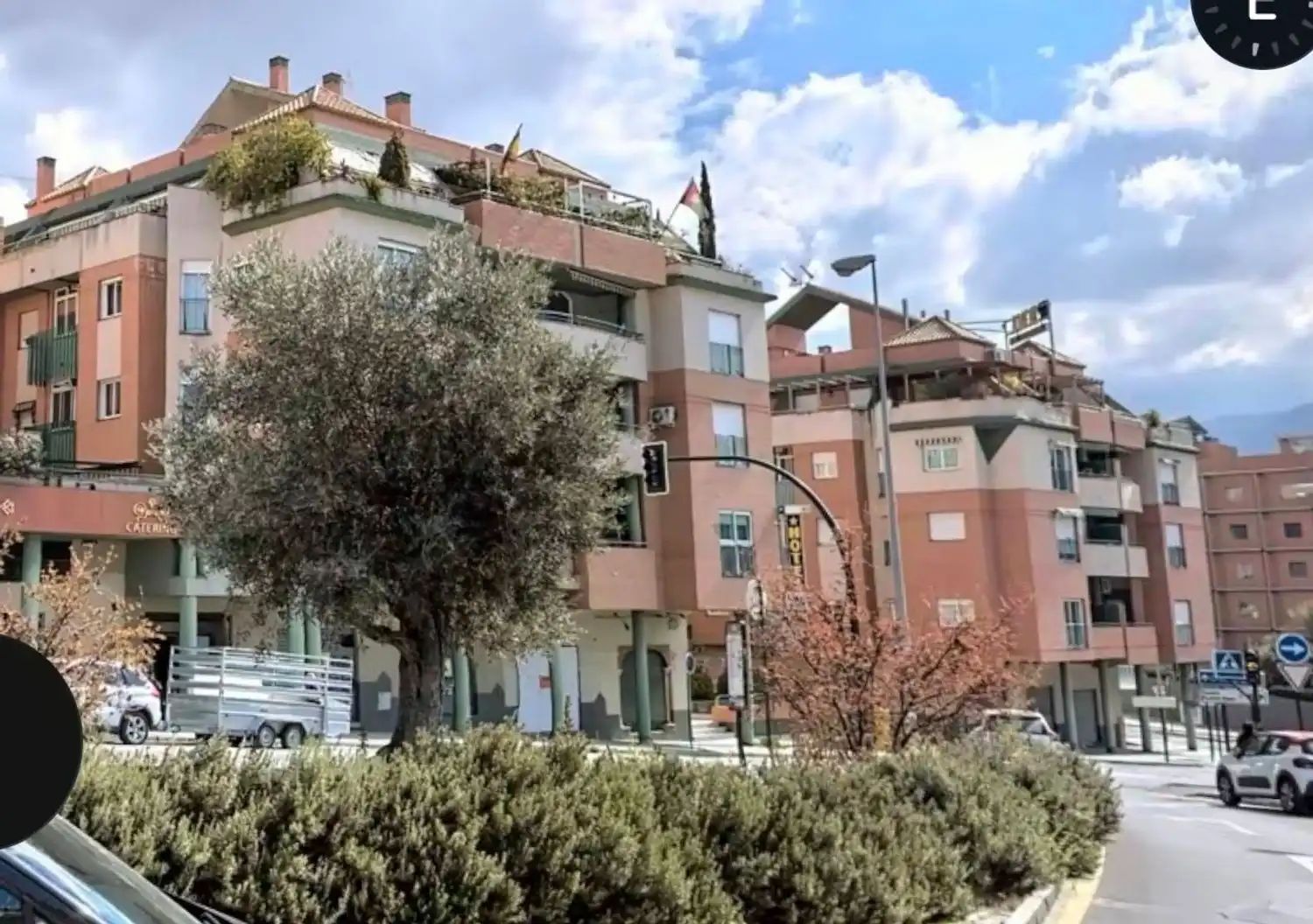 Außenansicht von Garage zum Verkauf in Granada