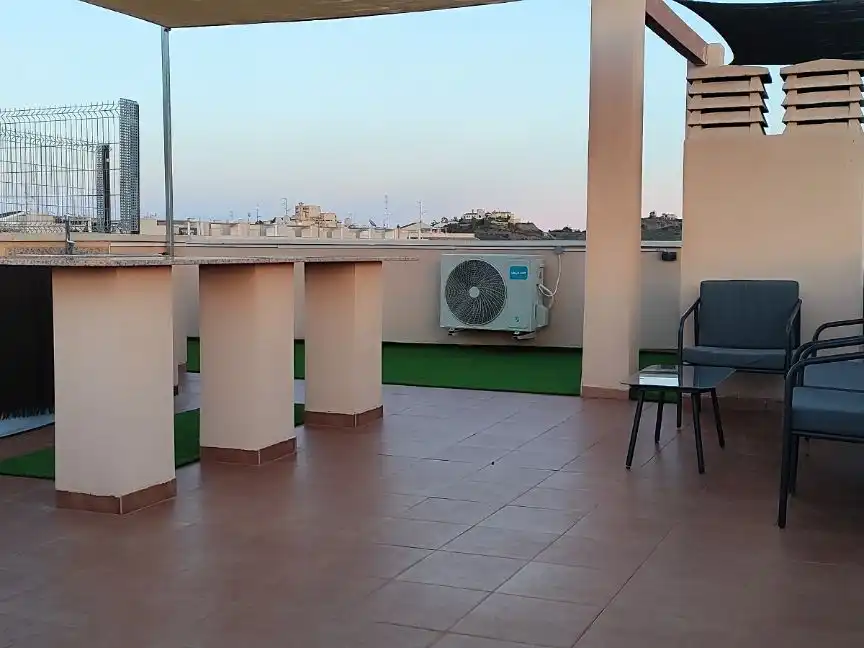 Terrassa de Àtic de lloguer en Águilas amb Aire condicionat, Calefacció i Jardí privat