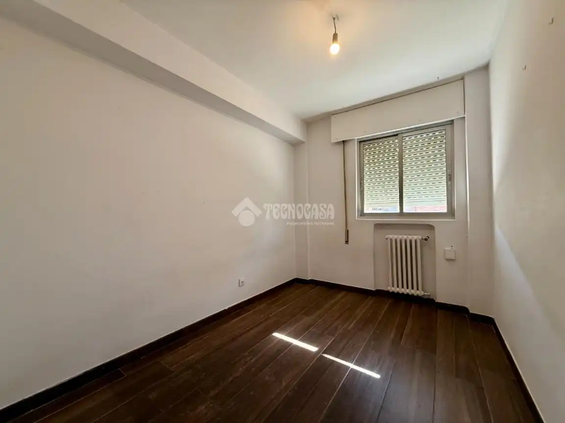 Bedroom of Flat for sale in Moratalaz