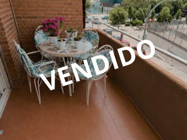 Pis amb piscina en venda a Avenida de la Onu