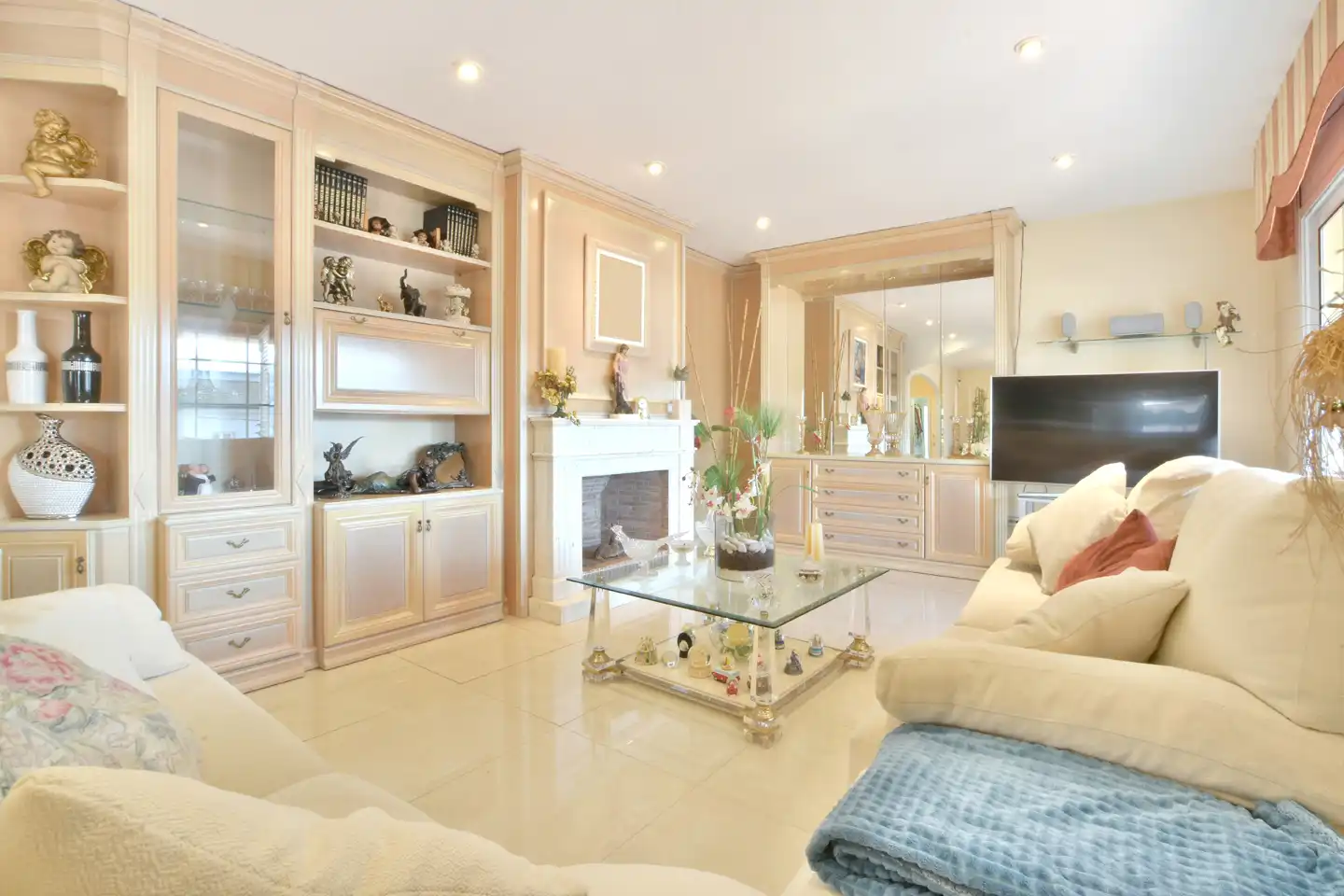 Sala de estar de Casa o chalet en venta en Sant Fost de Campsentelles con Aire acondicionado, Calefacción y Jardín privado