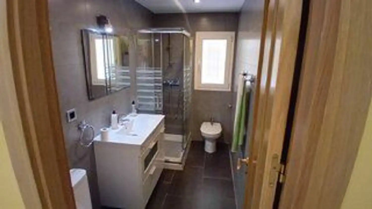 Baño de Piso en venta en Alicante / Alacant con Aire acondicionado, Calefacción y Jardín privado