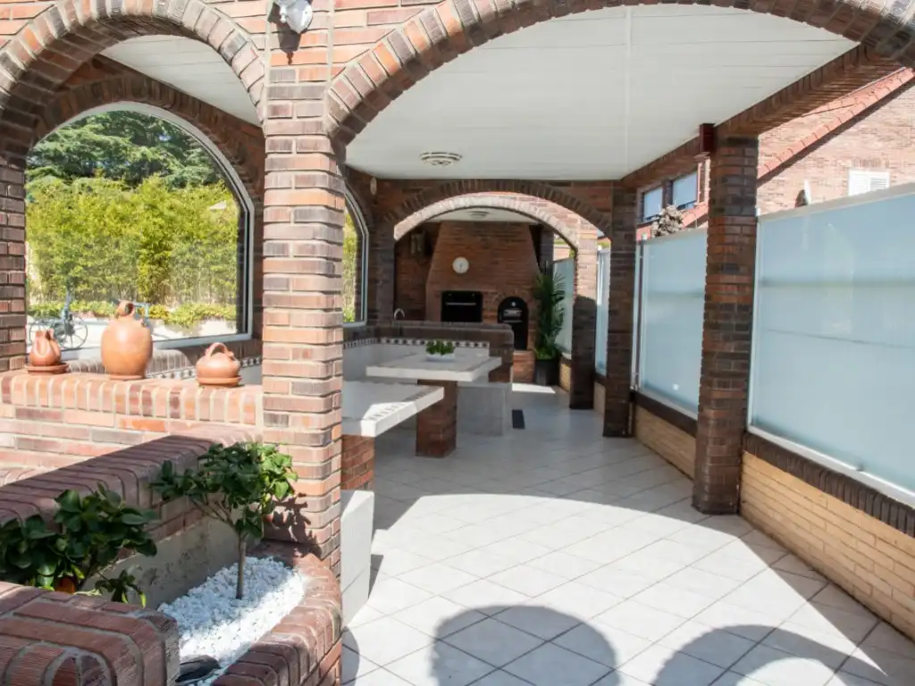 Terrassa de Casa adosada en venda en Cuarte de Huerva amb Aire condicionat, Jardí privat i Piscina