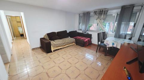 Foto 2 de Piso en venta en Plaça Dels Merinals, Els Merinals, Barcelona