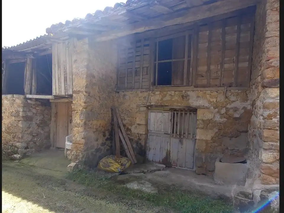 Vista exterior de Trastero en venta en Piloña
