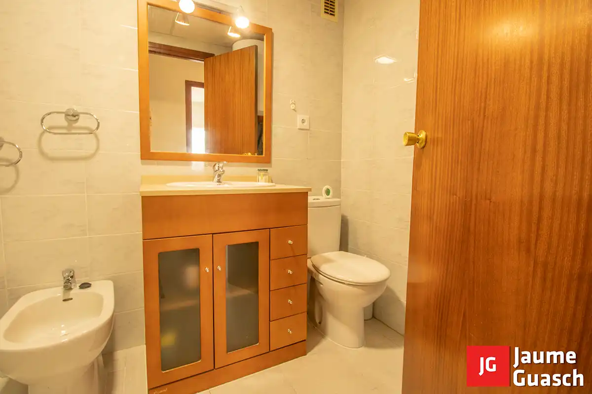 Baño de Piso en venta en Torredembarra con Calefacción, Terraza y Trastero