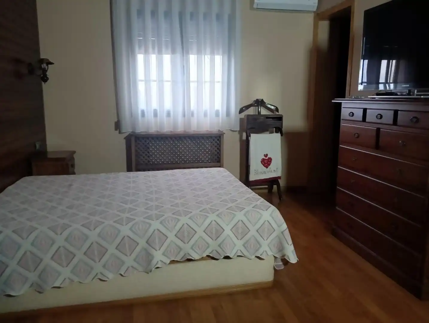 Dormitori de Casa adosada en venda en Riba-roja de Túria amb Terrassa, Traster i Piscina