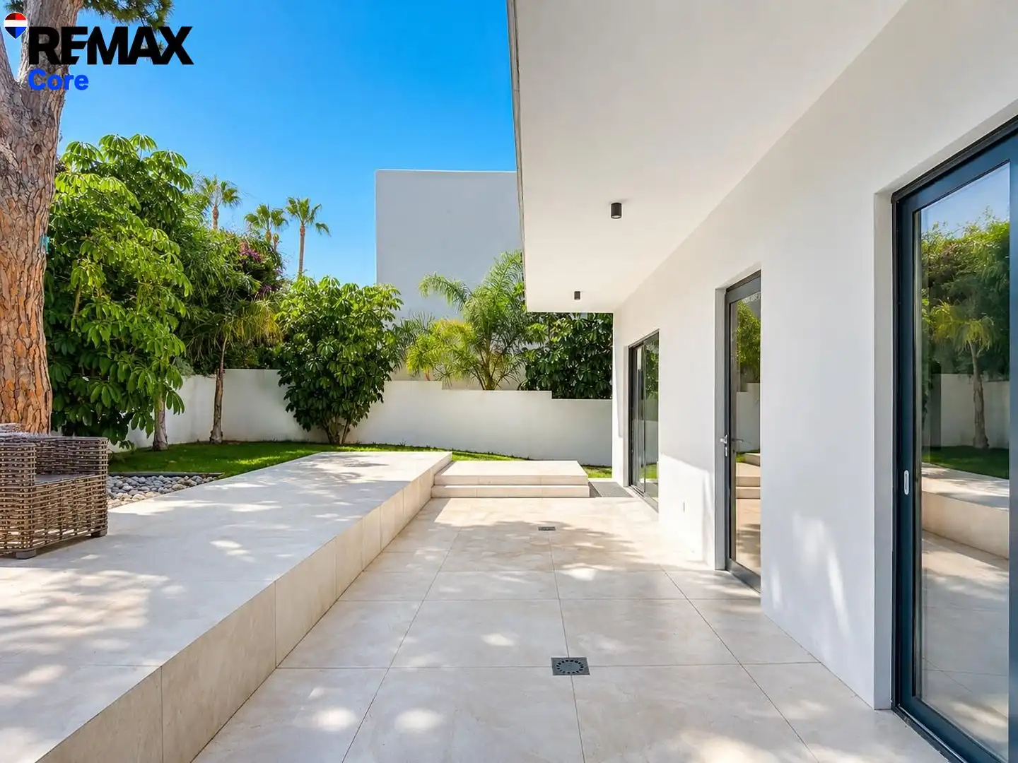 Terrassa de Casa o xalet en venda en Marbella amb Aire condicionat, Calefacció i Jardí privat