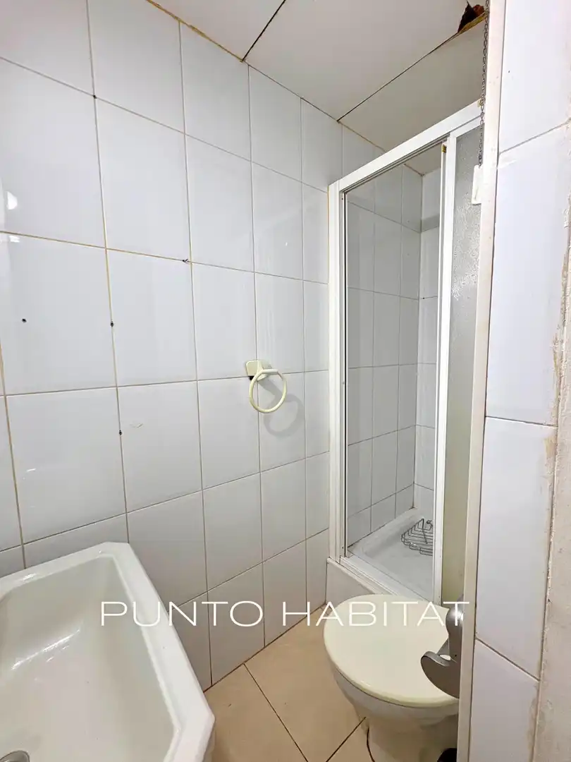 Baño de Piso en venta en Barcelona con Balcón