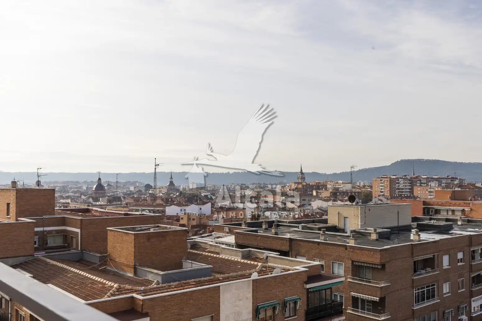 Vista exterior de Piso en venta en Alcalá de Henares con Calefacción y Terraza