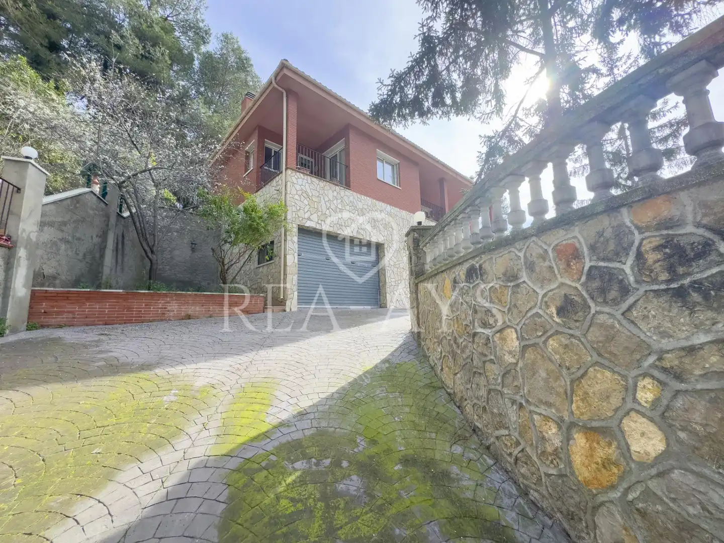 Vista exterior de Casa o chalet en venta en Vallirana con Aire acondicionado, Calefacción y Jardín privado