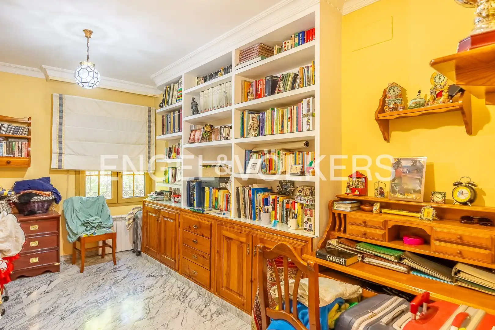 Living room of Houses for sale in Sevilla  with Air Conditioner, Heating and Private garden