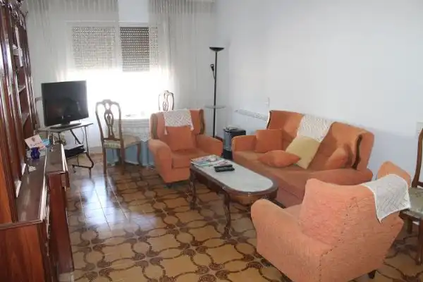 Sala de estar de Casa adosada en venta en Urda con Calefacción, Terraza y Trastero