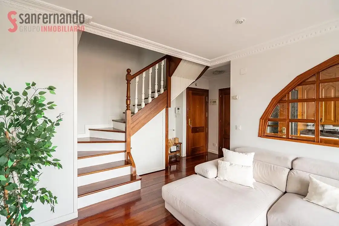 Wohnzimmer von Maisonette zum Verkauf in Santander mit Heizung und Balkon