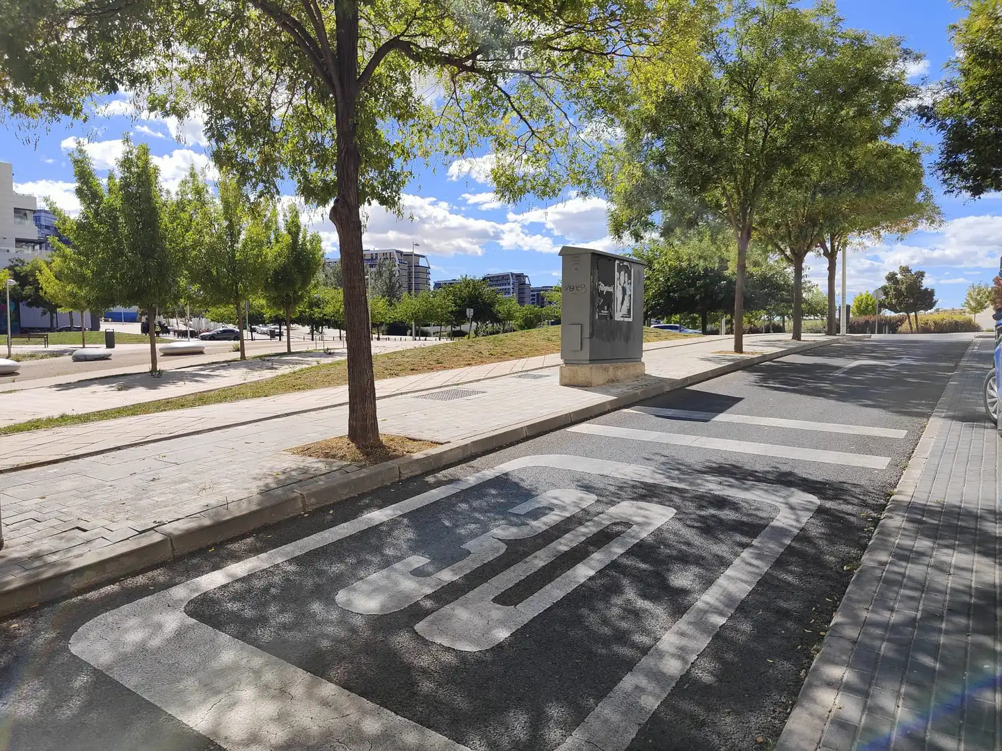 Außenansicht von Garage zum Verkauf in Madrid mit Alarm