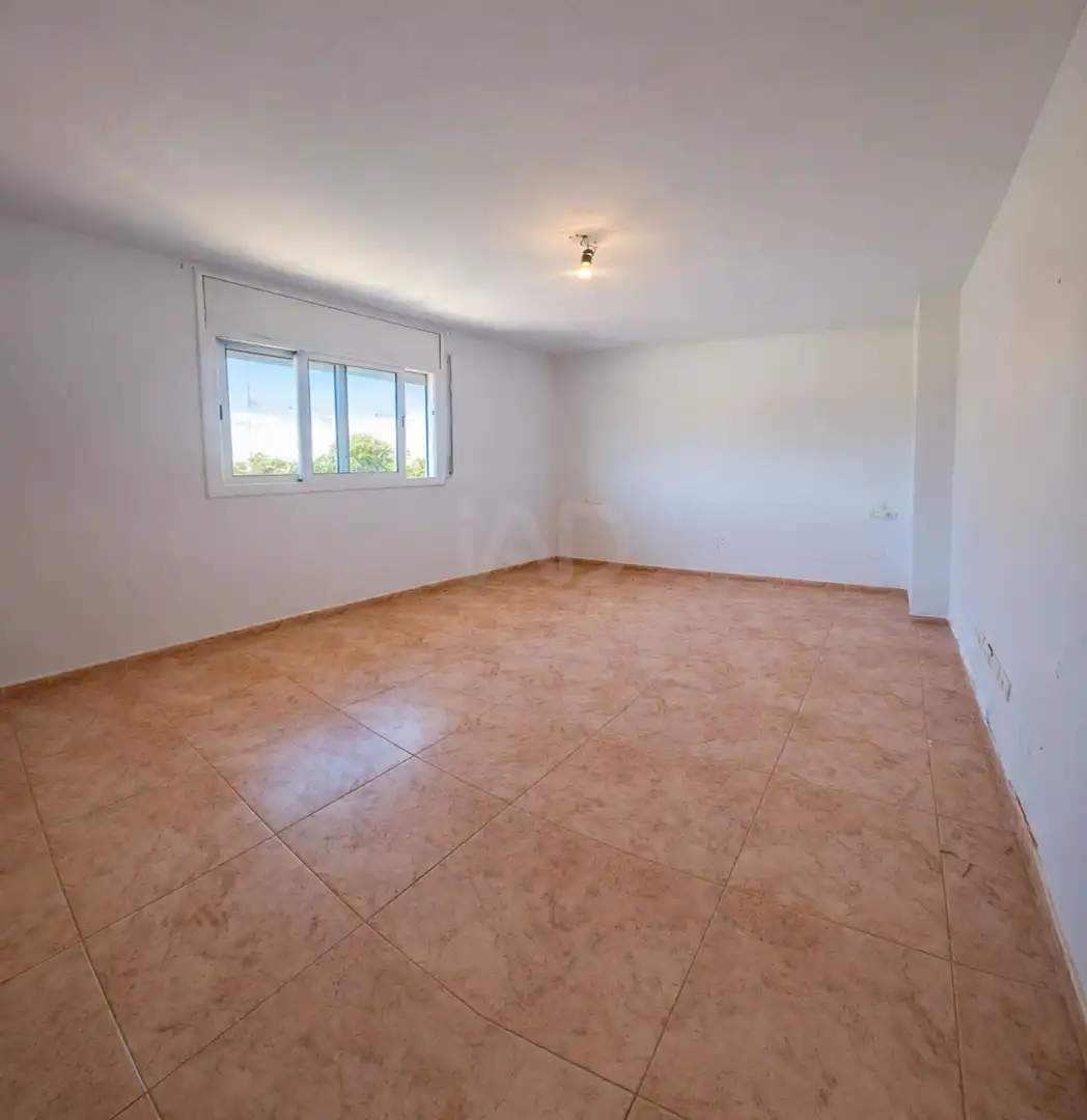 Sala d'estar de Casa adosada en venda en Santa Oliva amb Aire condicionat, Calefacció i Terrassa