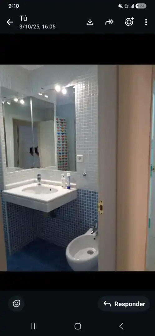 Badezimmer von Wohnung zur Miete in  Huelva Capital mit Klimaanlage und Balkon