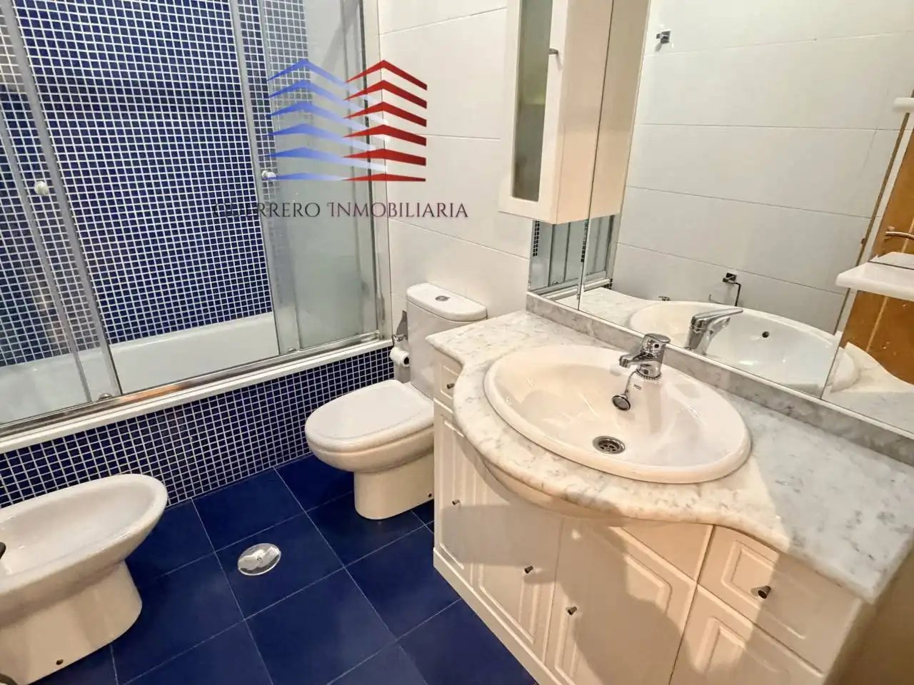 Baño de Apartamento de alquiler en Barbadás con Calefacción, Trastero y Amueblado