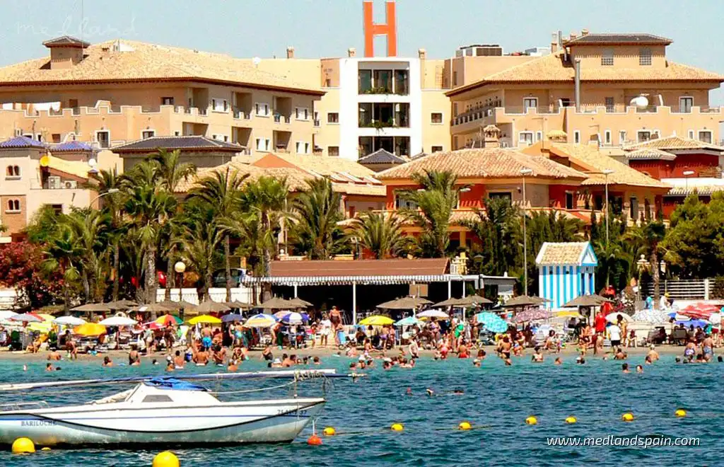Vista exterior de Casa o xalet en venda en Los Alcázares amb Terrassa i Traster
