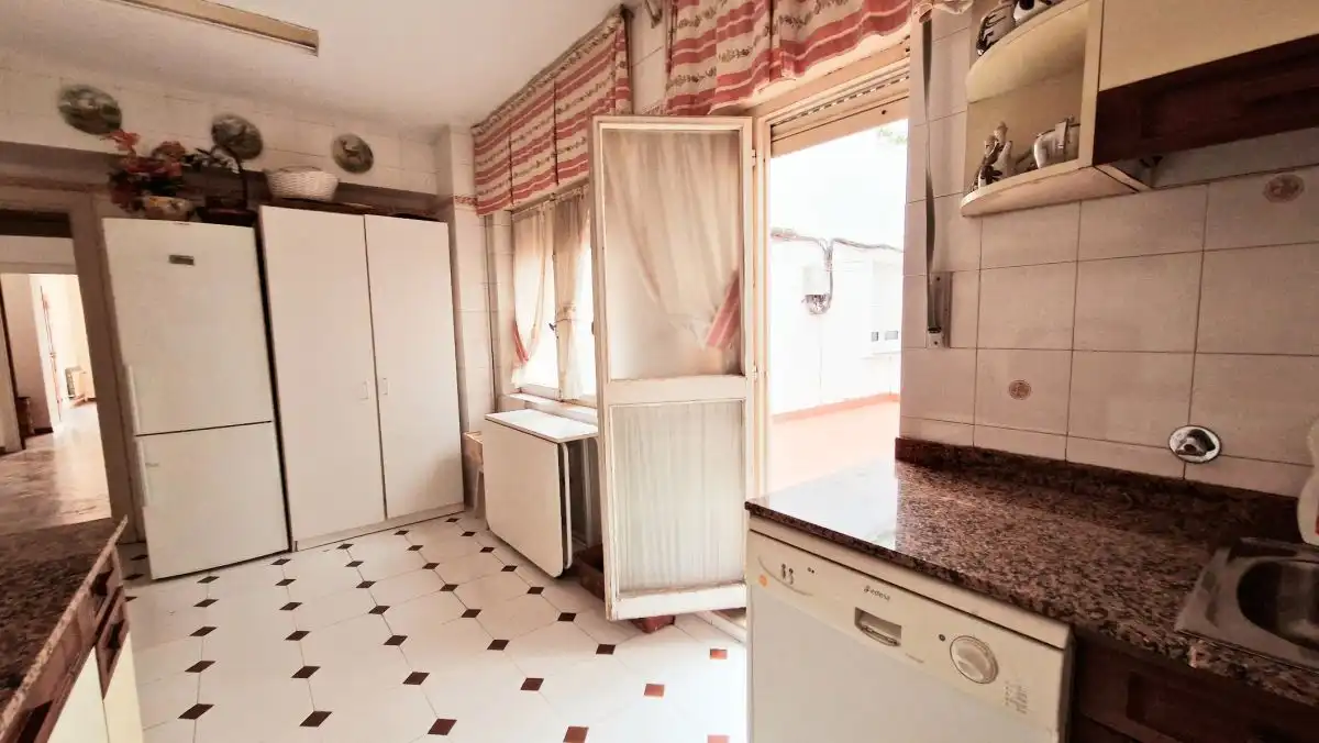 Piso con terraza en venta en MENENDEZ PELAYO, imagen 8
