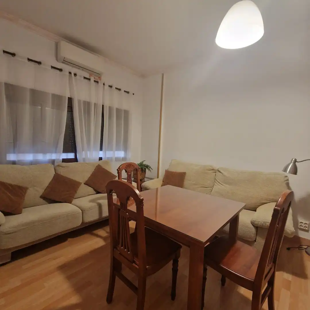 Flat with lift to rent in Poeta agustin Ruano, imagen 4
