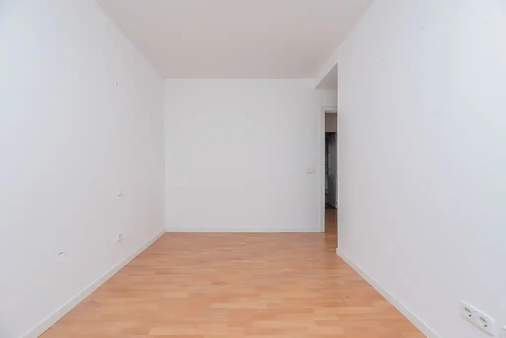 Flat for sale in C/ Plaza de la Estación - Res , Jardín de los Reyes - Parque Real