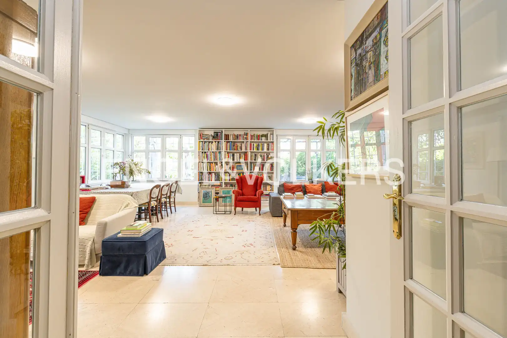 Sala de estar de Casa o chalet en venta en Pozuelo de Alarcón con Aire acondicionado, Calefacción y Jardín privado