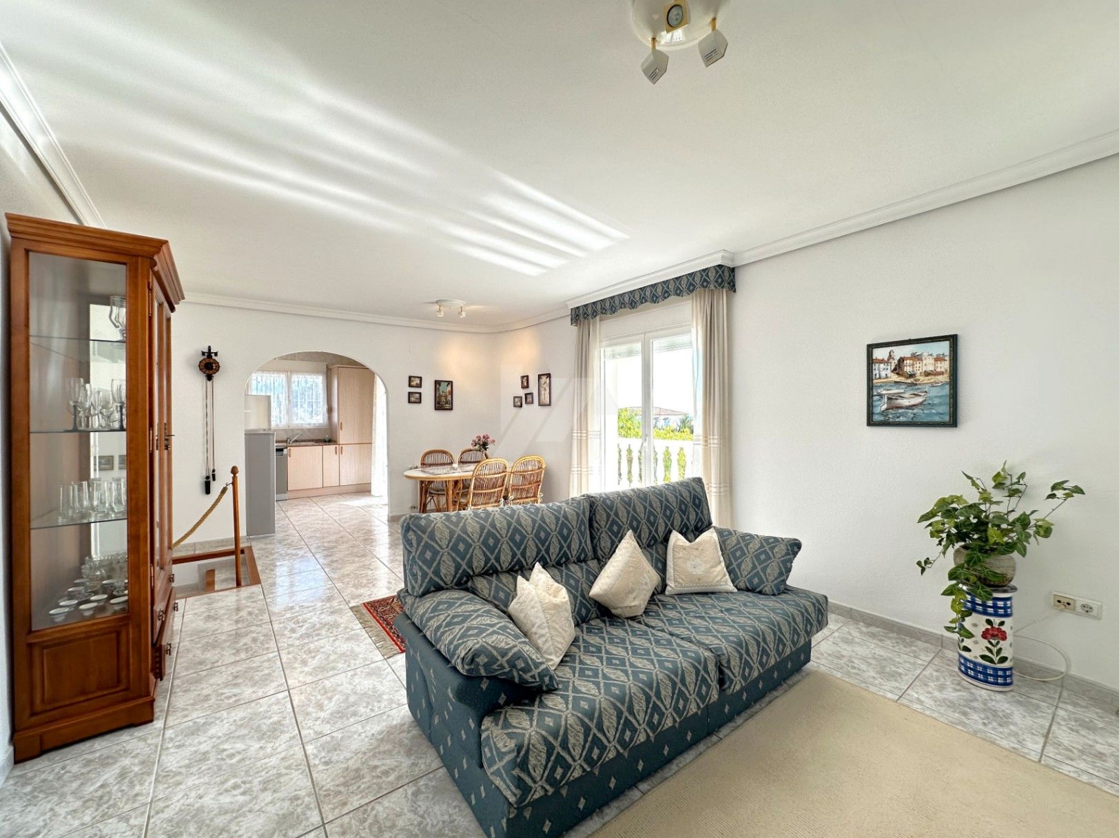 Sala d'estar de Casa o xalet en venda en Calpe / Calp amb Aire condicionat, Calefacció i Jardí privat