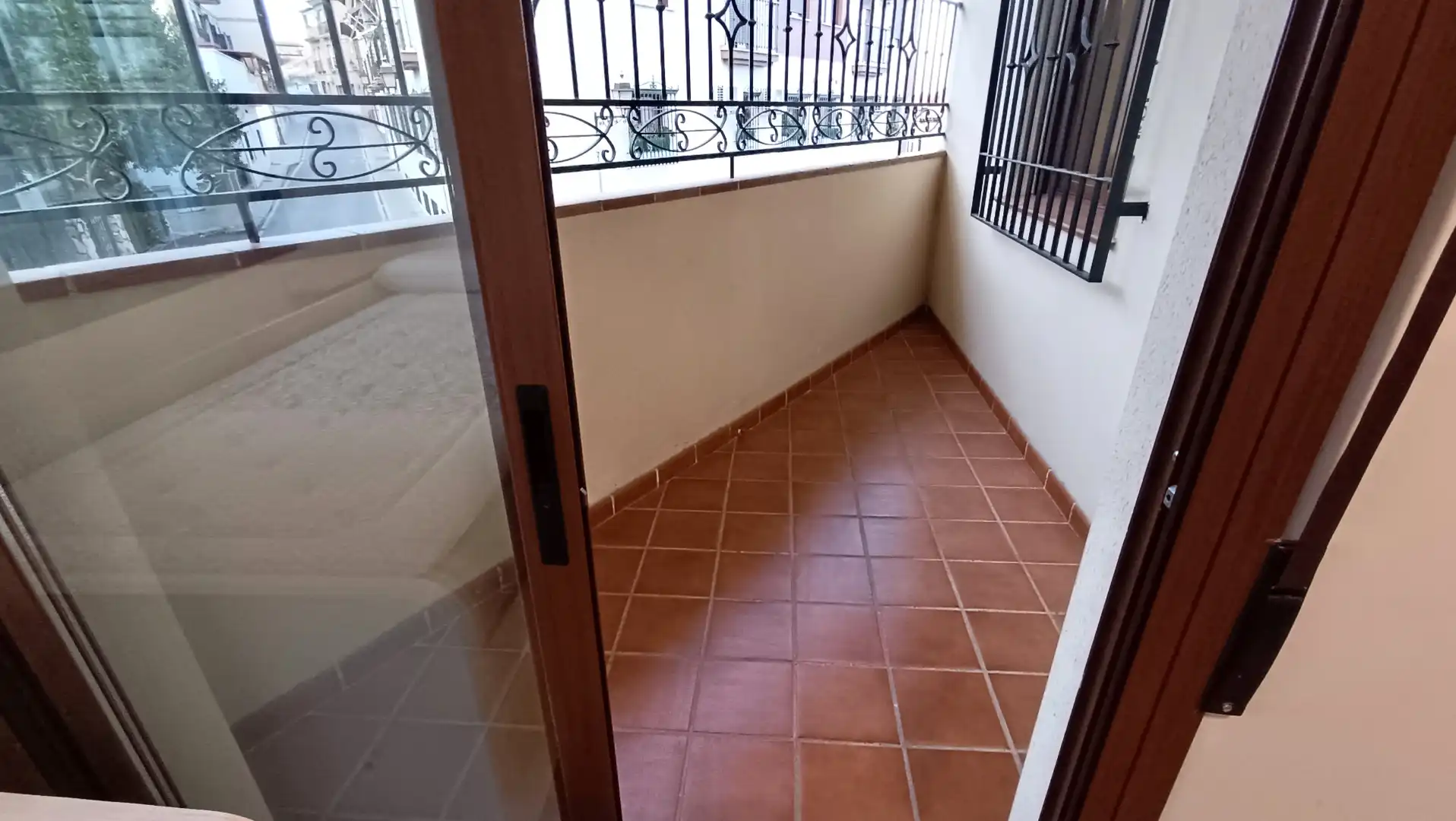Terraza de Piso de alquiler en La Zubia con Aire acondicionado, Amueblado y Balcón