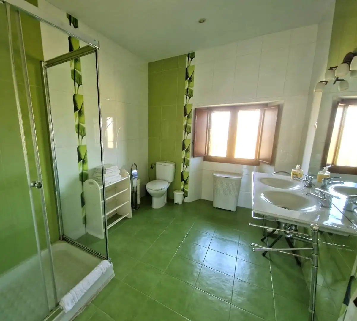 Bathroom of Houses for sale in Oliva de Plasencia  with Air Conditioner, Heating and Private garden