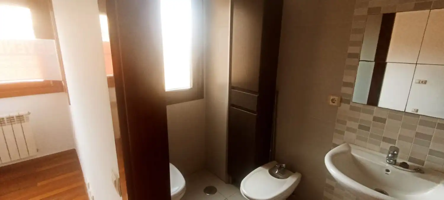 Badezimmer von Wohnung zum Verkauf in Gijón  mit Abstellraum
