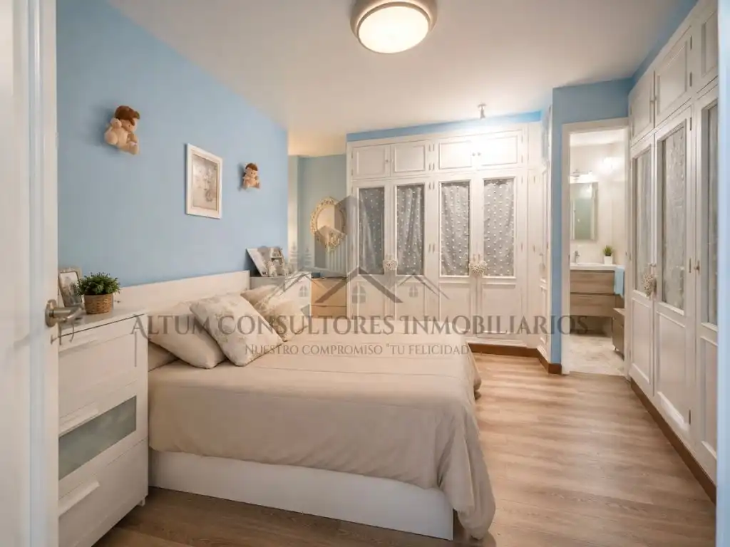 Dormitori de Casa o xalet en venda en Sevilla