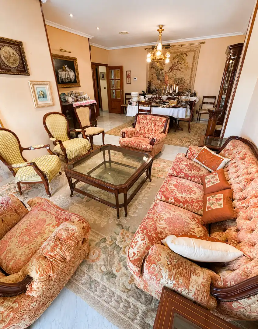 Living room of Flat for sale in Sevilla  with Air Conditioner, Terrace and Community pool