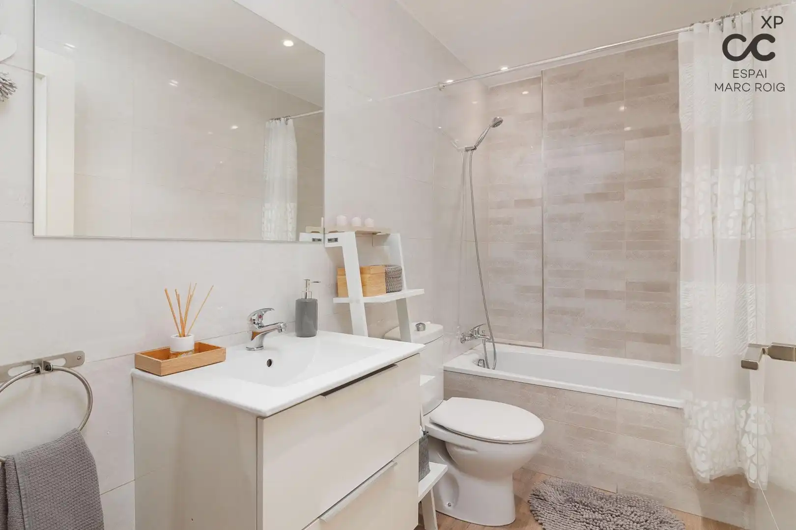 Bathroom of Flat for sale in Palau-saverdera  with Heating, Storage room and Balcony