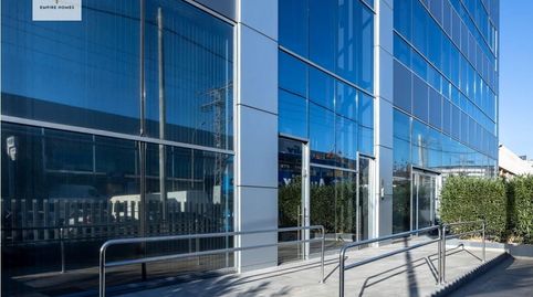 Foto 2 von Gebäude zur Miete in Fuente del Jarro, Paterna