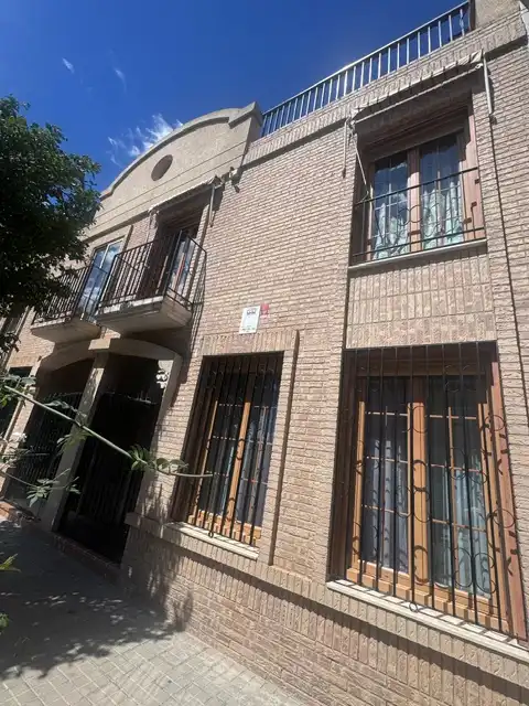 Vista exterior de Casa adosada en venda en Valencia amb Aire condicionat, Terrassa i Traster