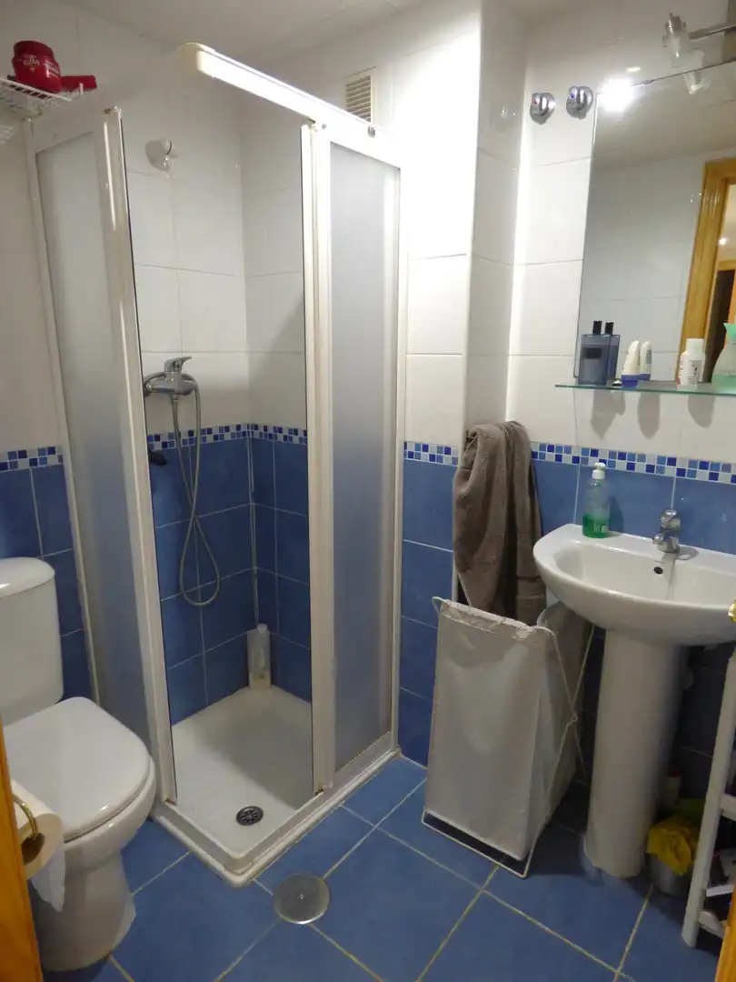 Baño de Piso en venta en Fuengirola con Calefacción, Terraza y Balcón