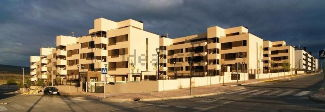 Vista exterior de Àtic de lloguer en Colmenar Viejo amb Calefacció, Jardí privat i Parquet