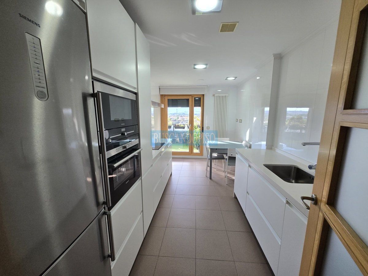 Kitchen of Flat to rent in  Logroño  with Air Conditioner, Heating and Parquet flooring